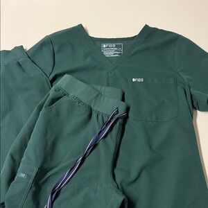 Figs British Racing Green Scrubs Set